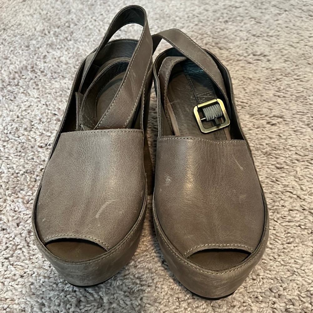 Chocolat Blu Wisper Wedge
